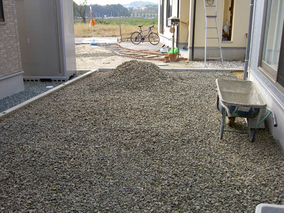 外階段のアールの手すり 室内間接照明diy マイホーム作りとdiy